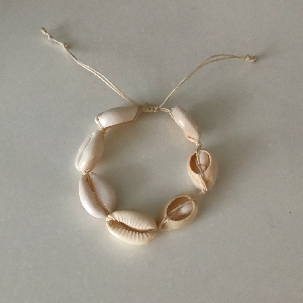Sea Shell Anklets - Picture 2 of 3